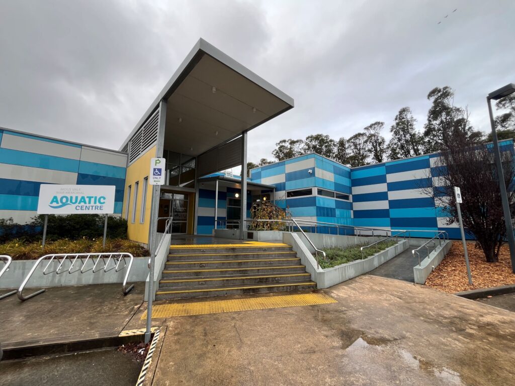 Aquatic Centre entrance (wheelchair accessible ramp noticeable on right of entrance)